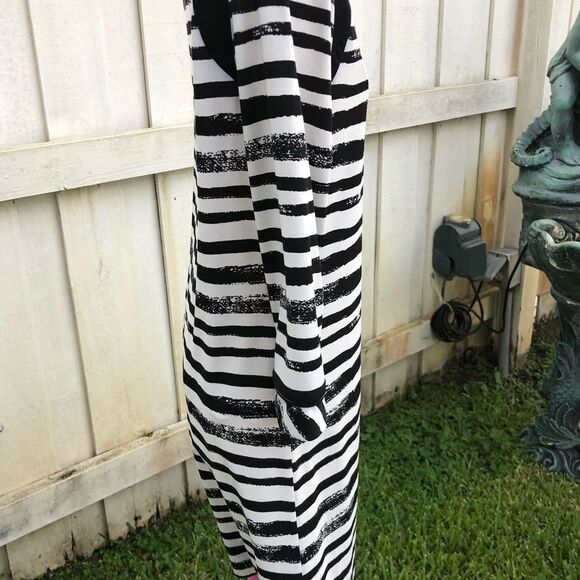 BCBGMAXAZRIA black and white stripes mini dress 6 - Picture 4 of 6
